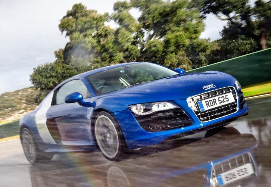  Audi R8 V10 2009 года  (UK) (фото 6 из 21)